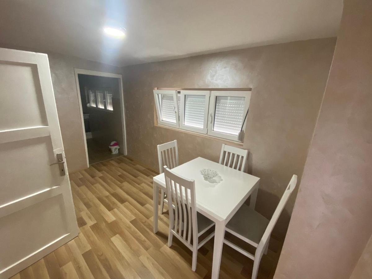 Appartement Apartman Nikšić Extérieur photo